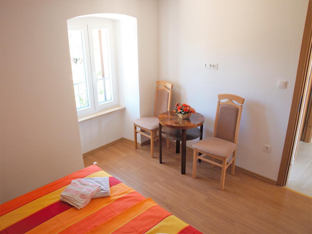 Apartment Rado Vrbnik Exterior foto